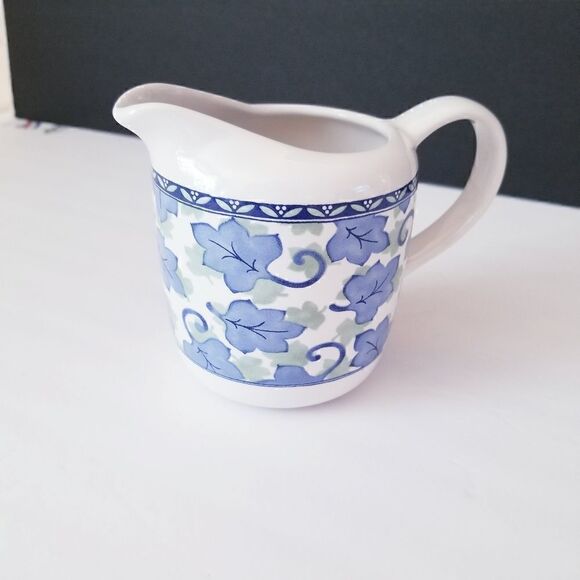 Vtg PFALTZGRAFF Blue ivy creamer server - Picture 1 of 5